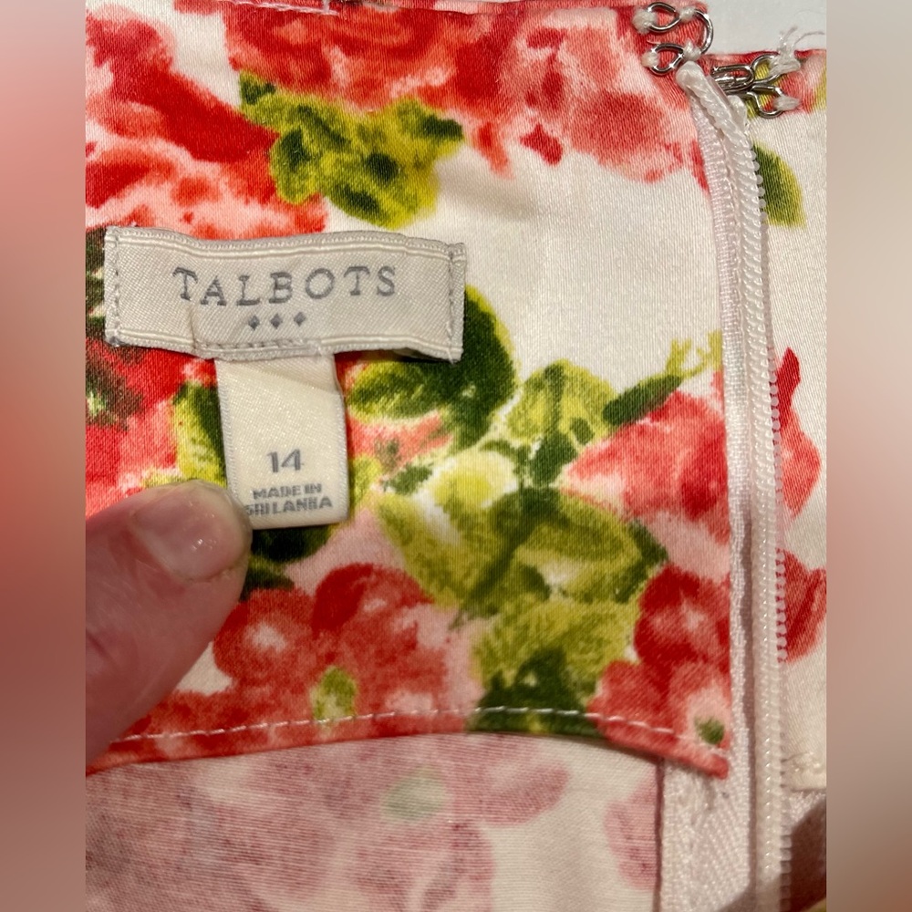 TALBOTS Casual Dress, Shift , Round neck, zipper back, Red Flower Print Size 14 - Picture 3 of 11